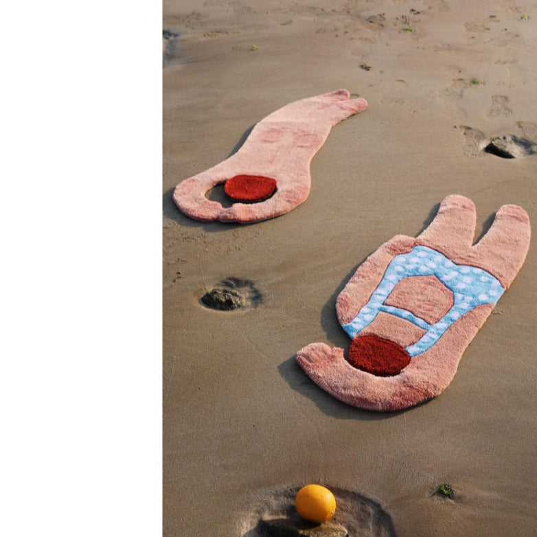 Tapis d'appoint pour fille prenant un bain de soleil #3